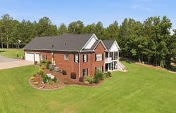 105 Coogans Bluff, Hodges, SC 29653