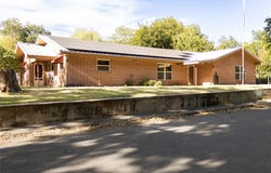 405 W Neely Avenue, Comanche, TX 76442