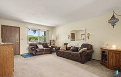 413 SE 8th St, Madison, SD 57042