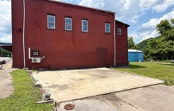 484 KY Route 302, West Van Lear, KY 41268