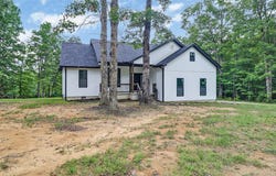 528 St Anthony Dr, Jamestown, TN 38556
