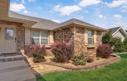 1140 S Erika Avenue, Springfield, MO 65802