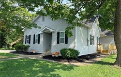 1201 E Main Street, Staunton, IL 62088