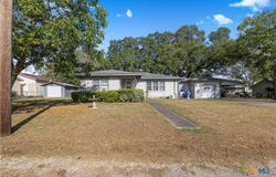 408 Davidson Street, Yoakum, TX 77995