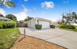 817 REFLECTIONS Loop E, WINTER HAVEN, FL 33884