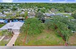406 14TH Street SW, RUSKIN, FL 33570