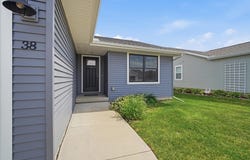 38 Winding Way, Bloomington, IL 61705