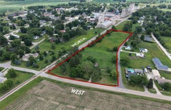 611 Maple Street, Dexter, IA 50070