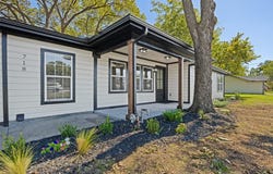 718 N Union Street, Whitesboro, TX 76273