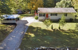 36 Leno Rd, Holland, MA 01521