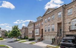 1044 Township Square, Alpharetta, GA 30022