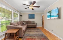 541 Dean Drive, South Elgin, IL 60177