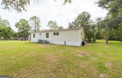 569 Shady Oaks Circle, Hoboken, GA 31542