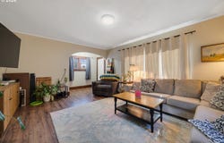 2410 3RD St, Tillamook, OR 97141