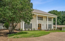 2040 RIDGEWAY Rd, Memphis, TN 38119