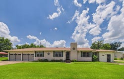 513 Montgomery Street, Aberdeen, MS 39730