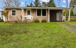 532 2ND St, Elkton, OR 97436
