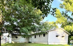 105 W TENNESSEE Street, Chamois, MO 65024