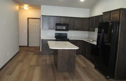 7426 E 45 St, Sioux Falls, SD 57110