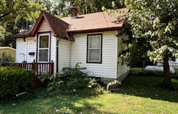 252 Austin Avenue, Flora, IL 62839