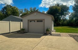 419 Secrist Lane, Girard, OH 44420