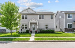 3006 Hemingway Drive, Chaska, MN 55318
