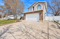 1284 N 900 W, Clinton, UT 84015