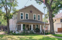 1305 S Crockett Street, Sherman, TX 75090