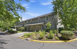 3743 WESTLEIGH St, Eugene, OR 97405