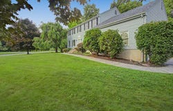 33 W Gerald Drive, Manchester, CT 06040