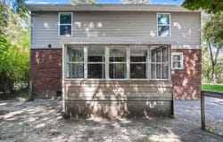 6044 Davison Road, Burton, MI 48509