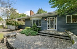 25 Starview Dr, Hillsborough Twp., NJ 08844-2526