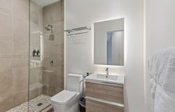 239 SW 9TH St, Miami, FL 33130