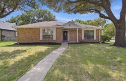 4017 Knights Bridge Drive, Rowlett, TX 75088