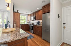 500 E LANCASTER Avenue, WAYNE, PA 19087