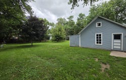 29 S Locust St, Oconomowoc, WI 53066