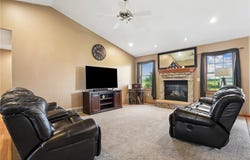 1480 Cedar Bend Dr, Palo, IA 52324