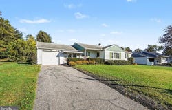 22 SOUTH Road, DAUPHIN, PA 17018