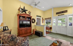 924 Henderson Rd, Williamstown, MA 01267