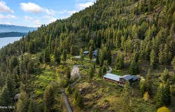 825 Winter Ridge Rd, Hope, ID 83836