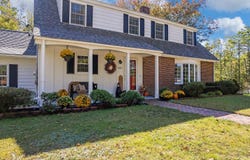 847 Middlesex Road, Topsham, ME 04086