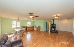 1095 Hyampom Rd, Hayfork, CA 96041