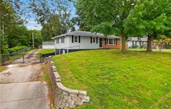 5402 Frederick Avenue, St Joseph, MO 64506