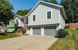 2701 NW Richard Drive, Blue Springs, MO 64015