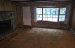 128 E Oak Lane, Greentown, PA 18426