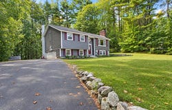 12 Roundtree Drive, Merrimack, NH 03054