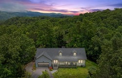 25 Walhala Trail, Blue Ridge, GA 30513