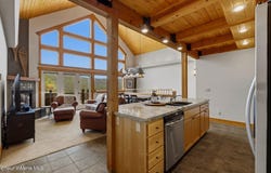 8 Snowghost Rd, Sandpoint, ID 83864