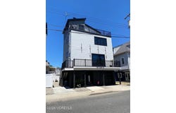 15 Barberie Avenue, Highlands, NJ 07732