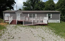 1366 Pearl Hinds Road, Jamestown, TN 38556